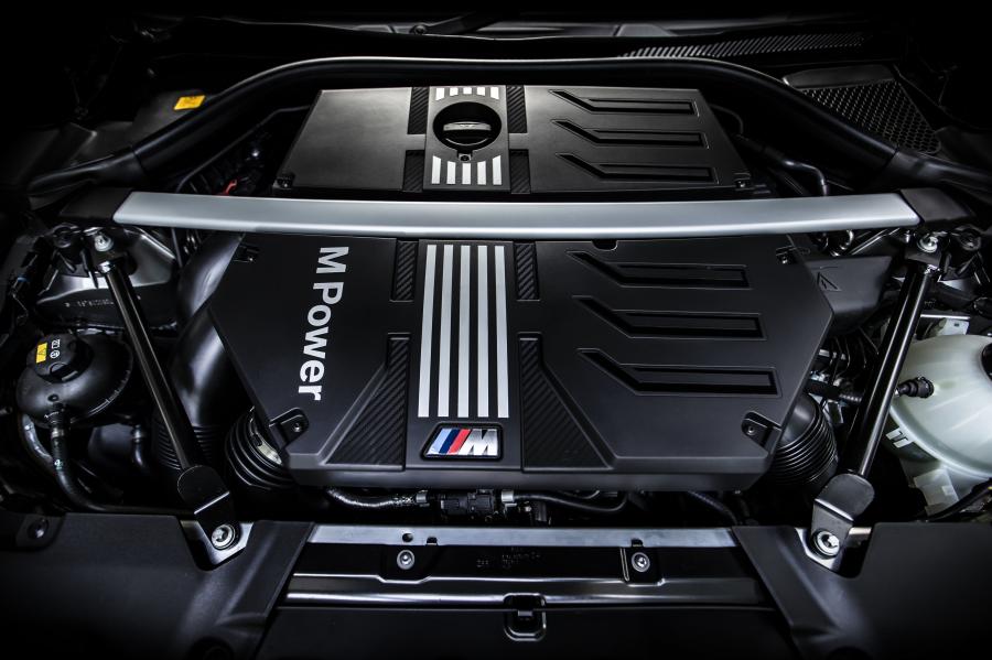 Моторный отсек BMW X3 M Competition (F97) 2019 года  (JP) (фото 9 из 17)